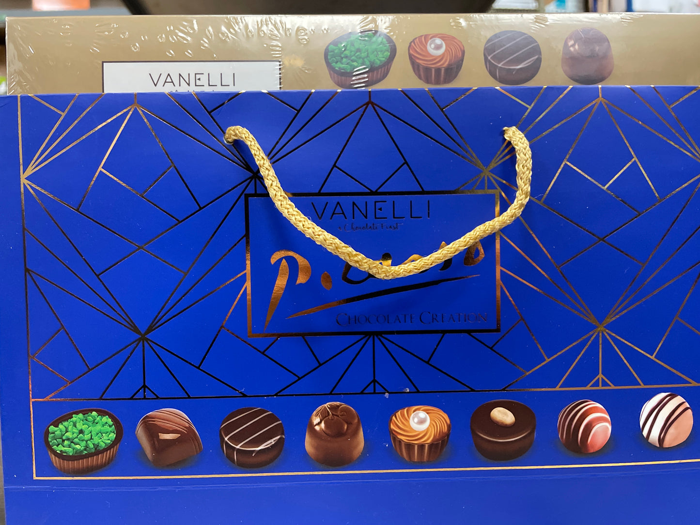 Picasso assorted praline chocolate blue 310g